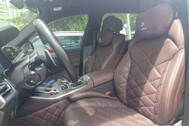 Used BMW X5 2022 xDrive 40Li Luxury Edition M Sport Package Left Front Seat