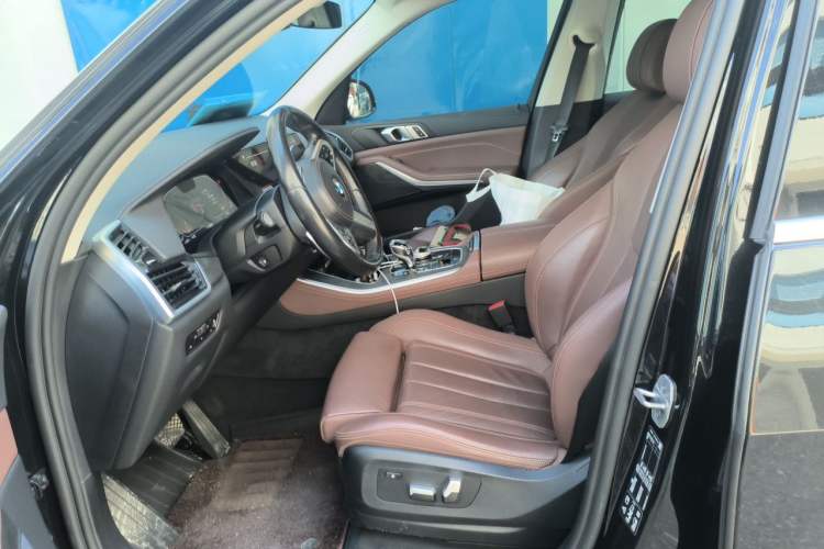Used BMW X5 2022 xDrive30i M Sport Package Left Front Seat
