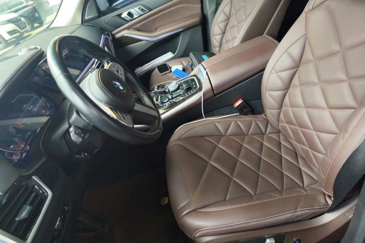 Used BMW X5 2022 Restyled xDrive 30Li Luxury Version M Sport Package Left Front Seat