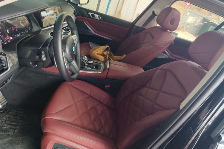 Used BMW X5 2022 Restyled xDrive 30Li Luxury Version M Sport Package Left Front Seat
