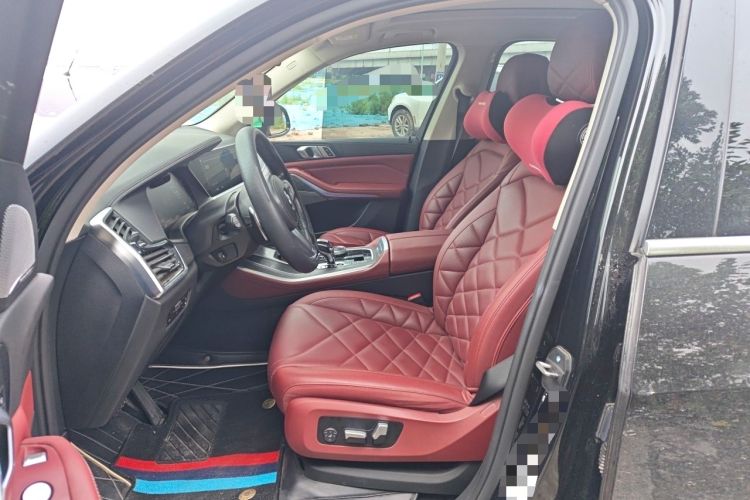 Used BMW X5 2022 Restyled xDrive 30Li Luxury Version M Sport Package Left Front Seat