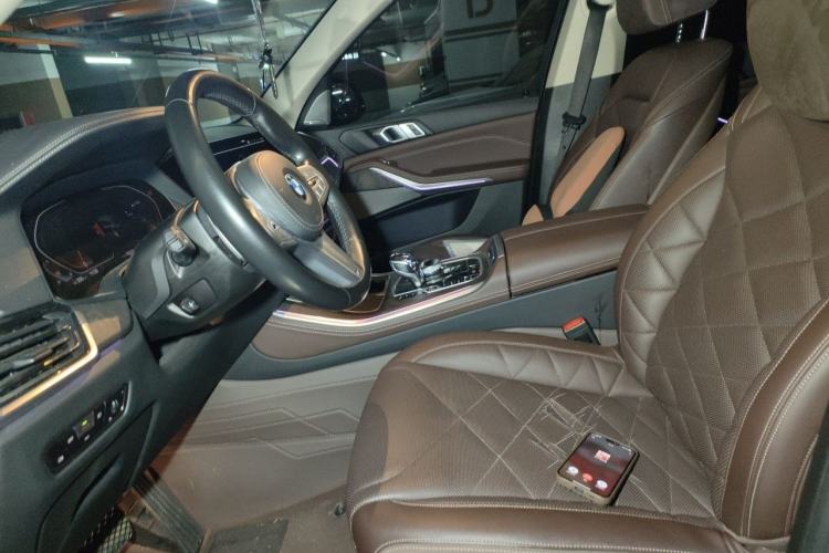 Used BMW X5 2022 Restyled xDrive 30Li Luxury Version M Sport Package Left Front Seat