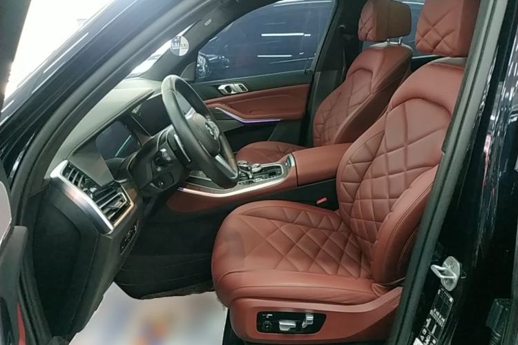 Used BMW X5 2022 Restyled xDrive 40Li M Sport Package Left Front Seat