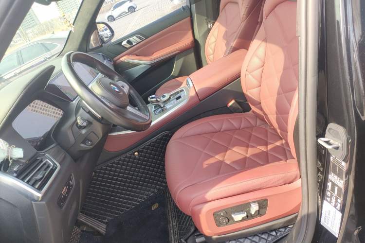 Used BMW X5 2022 Restyled xDrive 40Li M Sport Package Left Front Seat