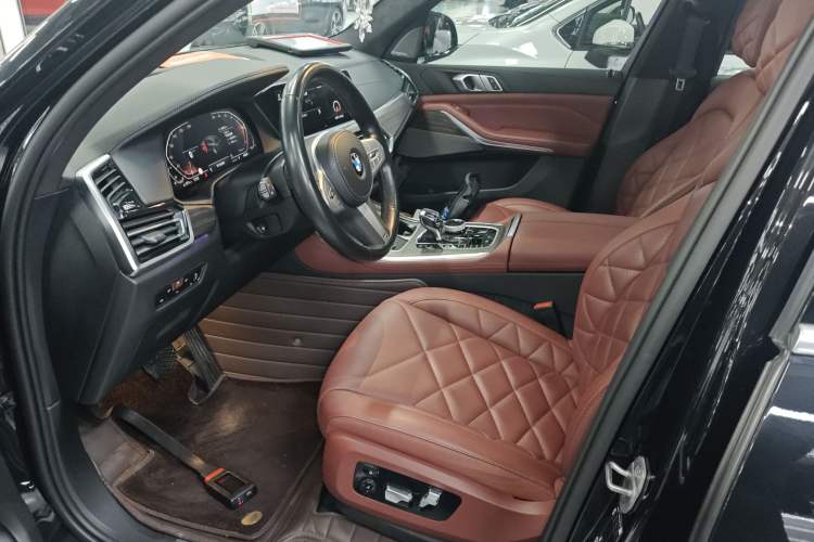 Used BMW X5 2022 Restyled xDrive 40Li M Sport Package Left Front Seat