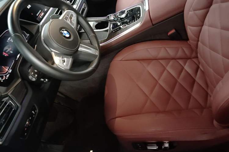 Used BMW X5 2022 Restyled xDrive 40Li M Sport Package Left Front Seat