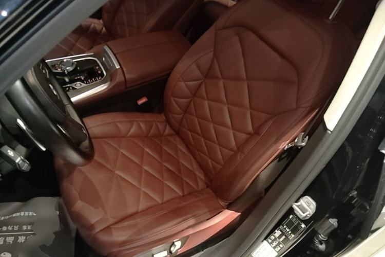 Used BMW X5 2022 Restyled xDrive 30Li Luxury Version M Sport Package Left Front Seat
