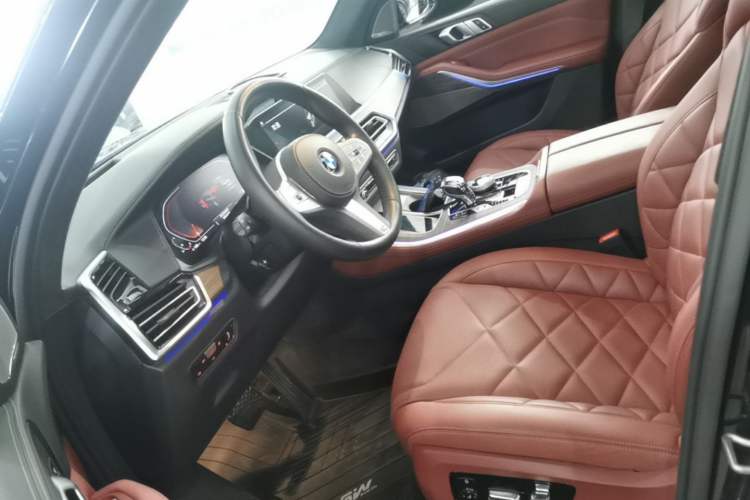 Used BMW X5 2022 Restyled xDrive 40Li M Sport Package Left Front Seat