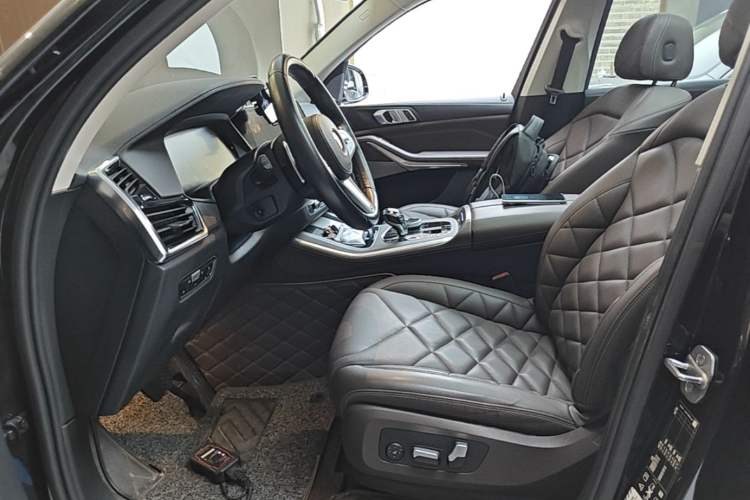 Used BMW X5 2022 xDrive 30Li Luxury M Sport Package Left Front Seat