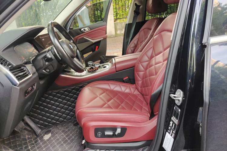 Used BMW X5 2022 Restyled xDrive 30Li Luxury Version M Sport Package Left Front Seat