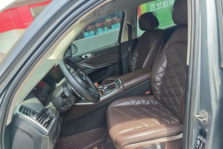Used BMW X5 2022 xDrive 30Li Luxury M Sport Package Left Front Seat