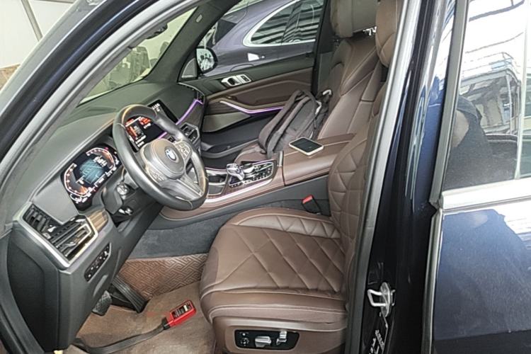 Used BMW X5 2022 Restyled xDrive 40Li M Sport Package Left Front Seat