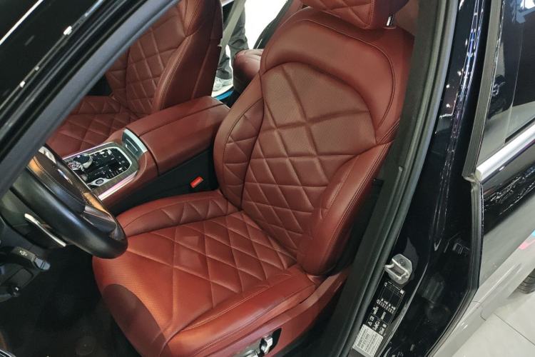Used BMW X5 2022 xDrive 40Li Luxury Edition M Sport Package Left Front Seat