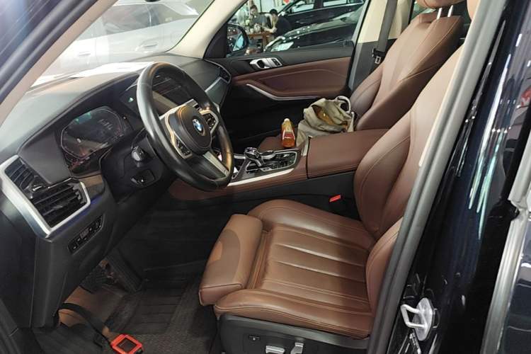 Used BMW X5 2022 xDrive30i M Sport Package Left Front Seat