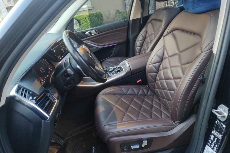 Used BMW X5 2022 xDrive 30Li Luxury M Sport Package Left Front Seat