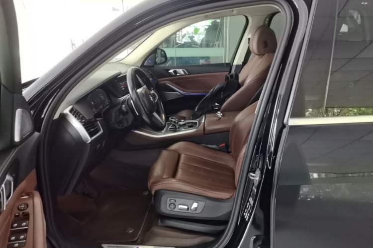 Used BMW X5 2022 xDrive30i M Sport Package Left Front Seat