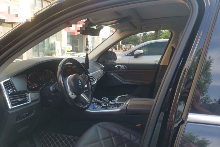 Used BMW X5 2022 xDrive 30Li M Sport Package Left Front Seat