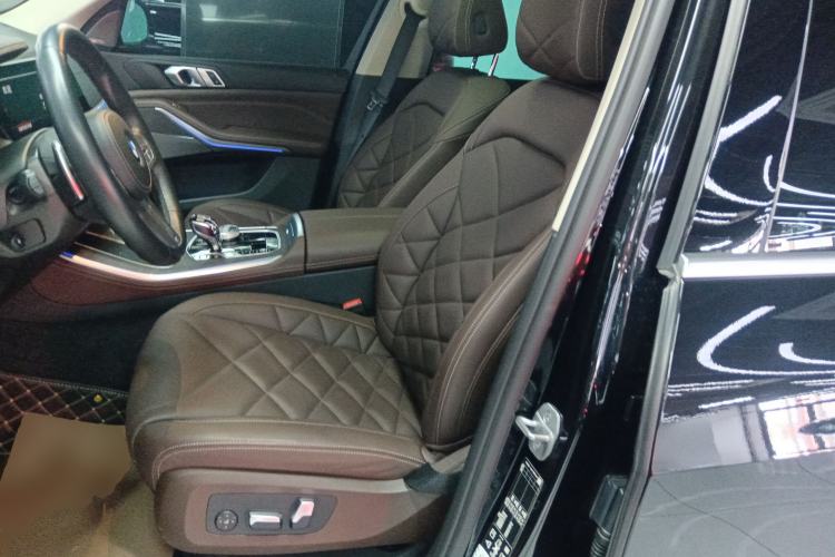 Used BMW X5 2022 Restyled xDrive 30Li Luxury Version M Sport Package Left Front Seat