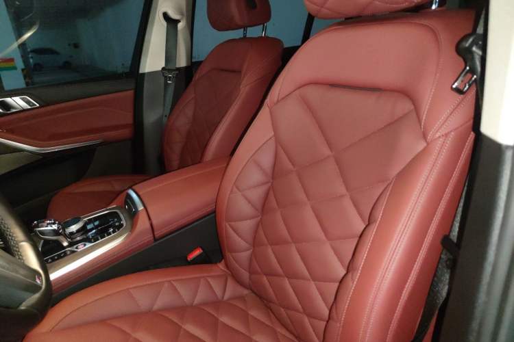 Used BMW X5 2022 Restyled xDrive 30Li Luxury Version M Sport Package Left Front Seat