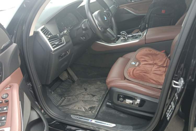 Used BMW X5 2022 xDrive40i Luxury Edition M Sport Package Left Front Seat