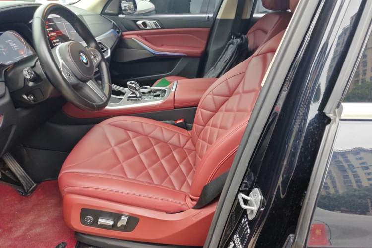 Used BMW X5 2022 Restyled xDrive 30Li Luxury Version M Sport Package Left Front Seat