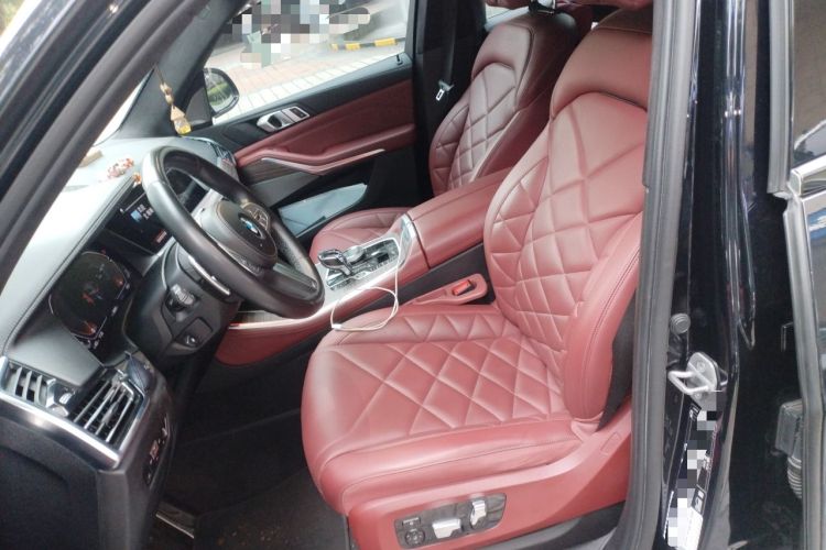 Used BMW X5 2022 xDrive 40Li M Sport Package Left Front Seat