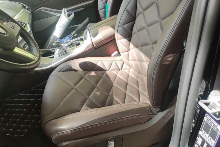 Used BMW X5 2022 xDrive 30Li Luxury M Sport Package Left Front Seat