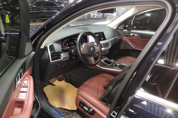 Used BMW X5 2022 Restyled xDrive 30Li M Sport Package Left Front Seat