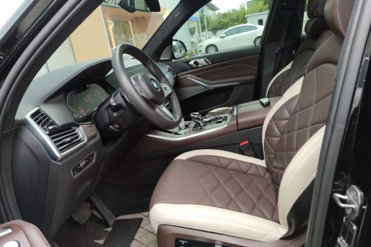 Used BMW X5 2022 xDrive 40Li Luxury Edition M Sport Package Left Front Seat