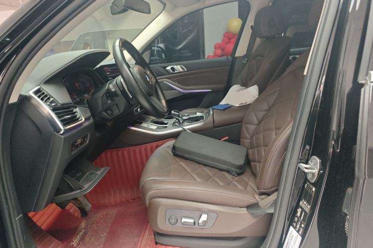 Used BMW X5 2022 xDrive 30Li M Sport Package Left Front Seat