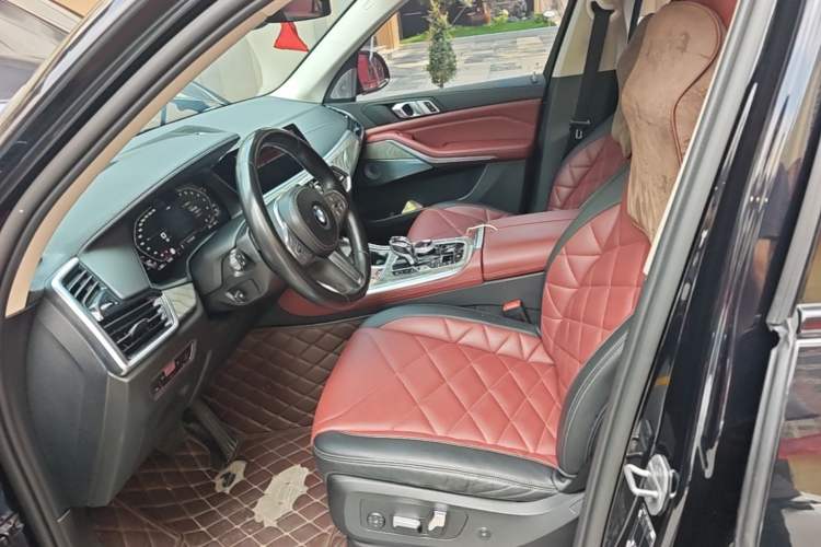 Used BMW X5 2022 Restyled xDrive 30Li Luxury Version M Sport Package Left Front Seat