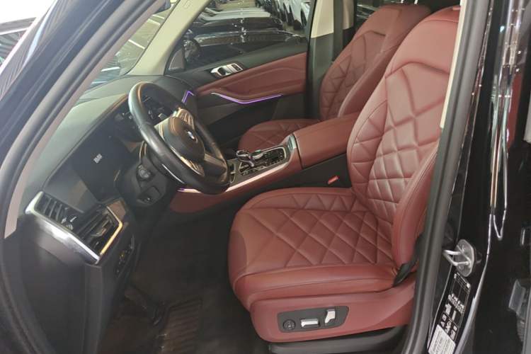 Used BMW X5 2022 xDrive 30Li Luxury M Sport Package Left Front Seat