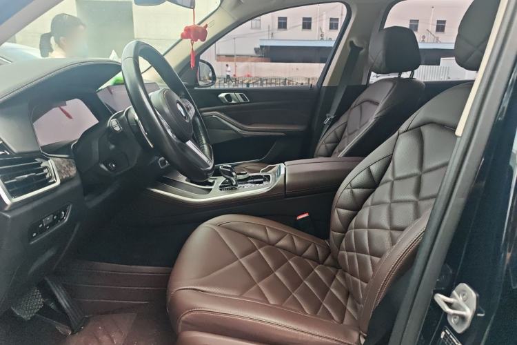 Used BMW X5 2022 Restyled xDrive 30Li Luxury Version M Sport Package Left Front Seat
