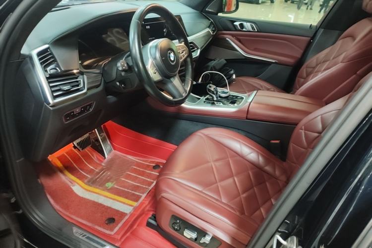 Used BMW X5 2022 Restyled xDrive 40Li M Sport Package Left Front Seat