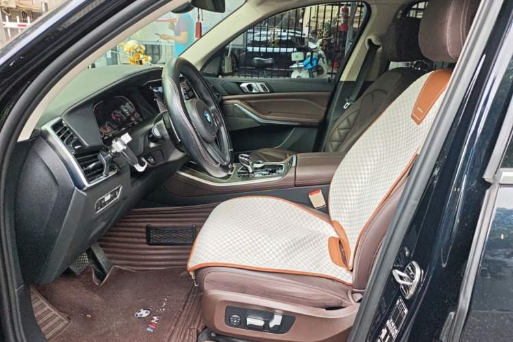 Used BMW X5 2022 Restyled xDrive 30Li M Sport Package Left Front Seat