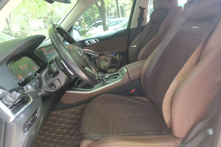 Used BMW X5 2022 xDrive40i M Sport Package Left Front Seat
