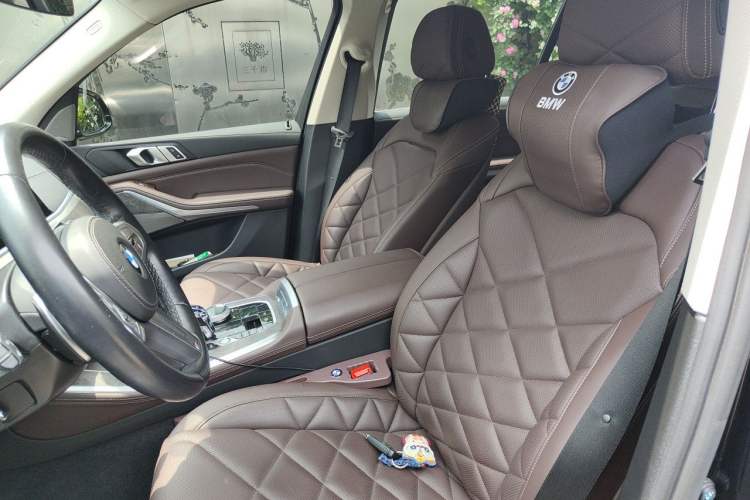 Used BMW X5 2022 Restyled xDrive 30Li Luxury Version M Sport Package Left Front Seat