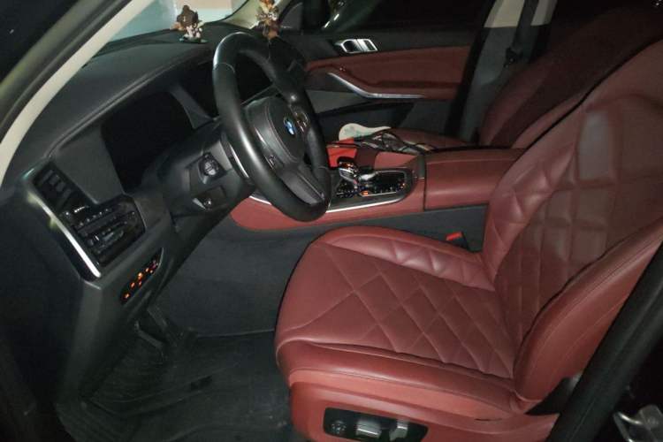 Used BMW X5 2022 Restyled xDrive 30Li Luxury Version M Sport Package Left Front Seat