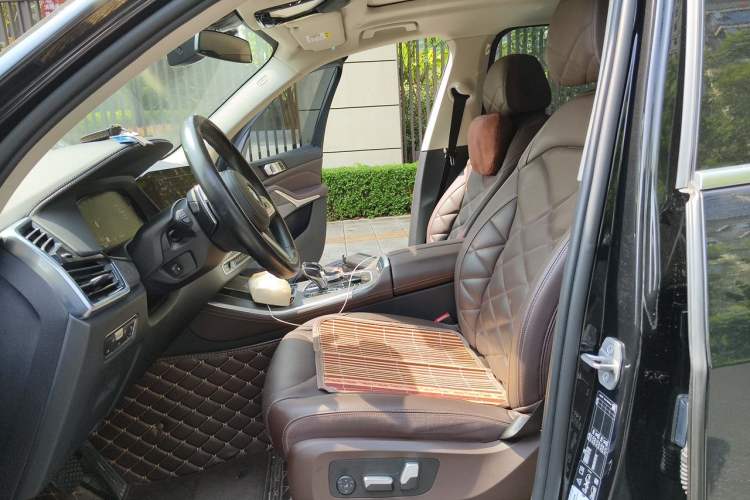 Used BMW X5 2022 xDrive 30Li Luxury M Sport Package Left Front Seat