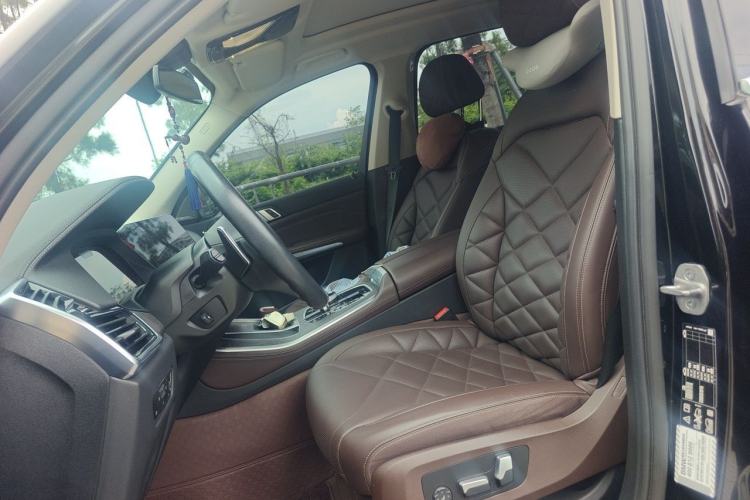 Used BMW X5 2022 Restyled xDrive 30Li Luxury Version M Sport Package Left Front Seat