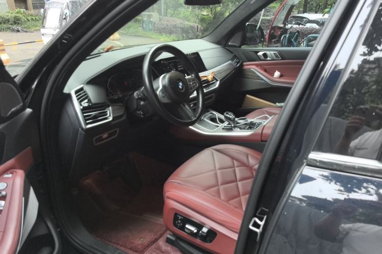 Used BMW X5 2022 Restyled xDrive 40Li Luxury Edition M Sport Package Left Front Seat