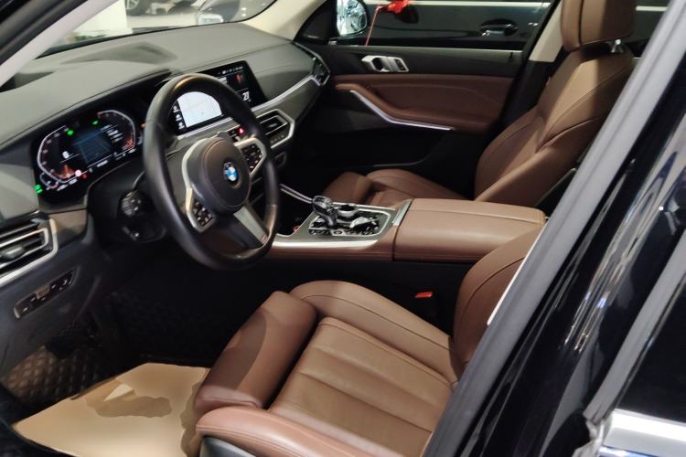 Used BMW X5 2022 xDrive40i Luxury Edition M Sport Package Left Front Seat