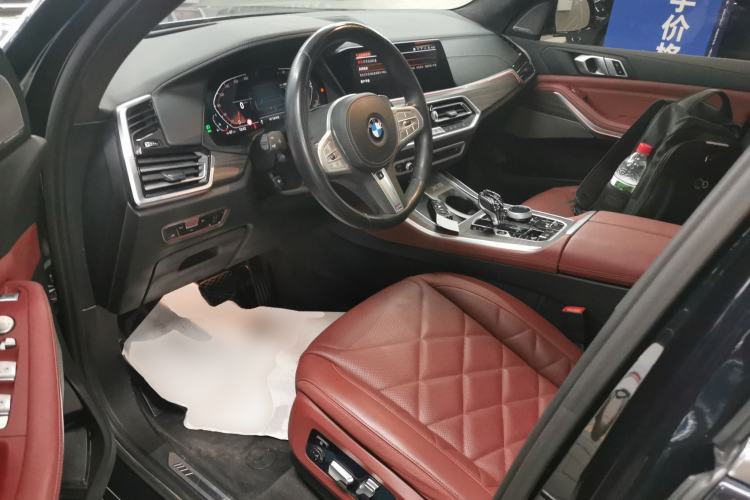 Used BMW X5 2022 Restyled xDrive 40Li Luxury Edition M Sport Package Left Front Seat