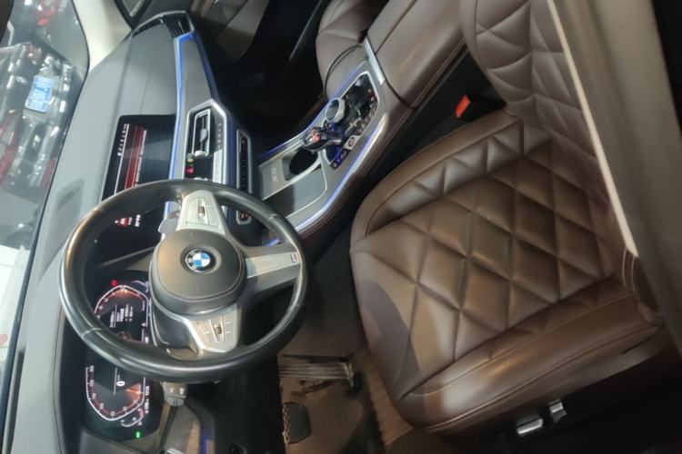 Used BMW X5 2022 Restyled xDrive 30Li Luxury Version M Sport Package Left Front Seat