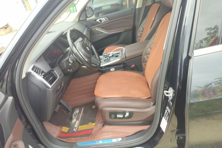 Used BMW X5 2022 Restyled xDrive 30Li Luxury Version M Sport Package Left Front Seat