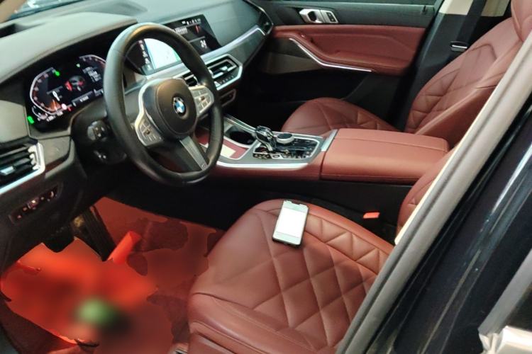 Used BMW X5 2022 Restyled xDrive 30Li Luxury Version M Sport Package Left Front Seat