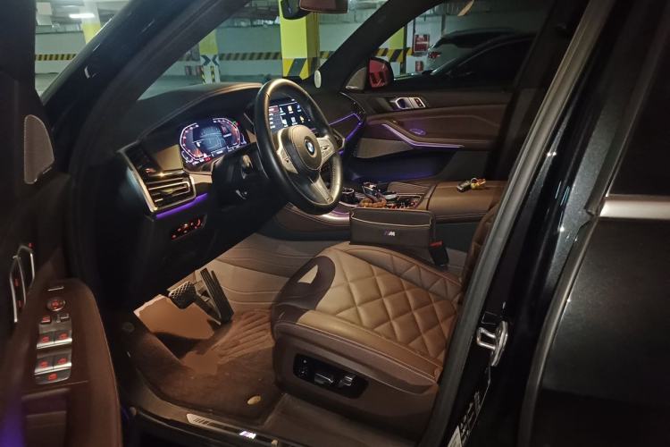 Used BMW X5 2022 Restyled xDrive 40Li M Sport Package Left Front Seat