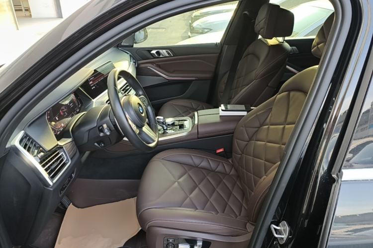Used BMW X5 2022 Restyled xDrive 40Li M Sport Package Left Front Seat