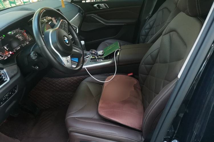 Used BMW X5 2022 xDrive 30Li Luxury M Sport Package Left Front Seat