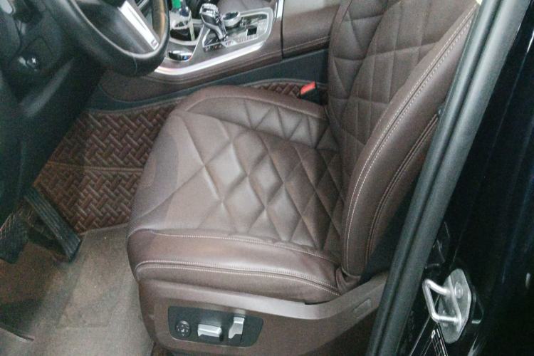 Used BMW X5 2022 xDrive 30Li M Sport Package Left Front Seat